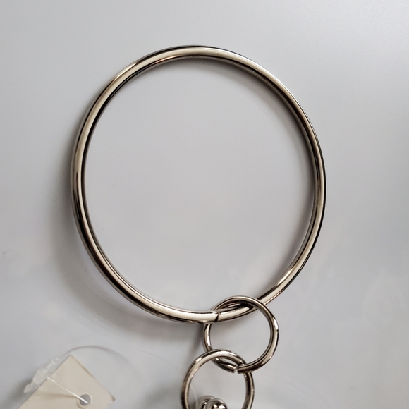 NWT Creamý Rosette Evening Handbag Georgette Satin Silvertone Round Ring Handle - Picture 5 of 11